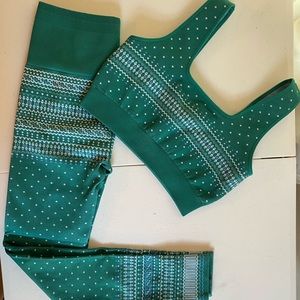 Fabletics Holly Fair Isle Green Legging & Bra Set